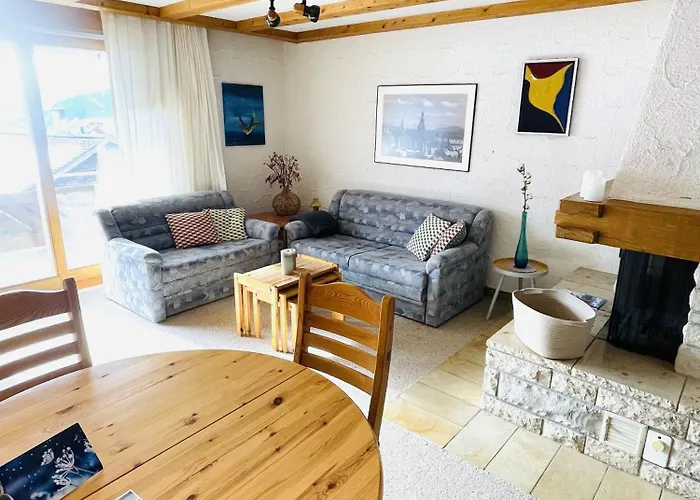 Apartment Cozy In With View & Access *