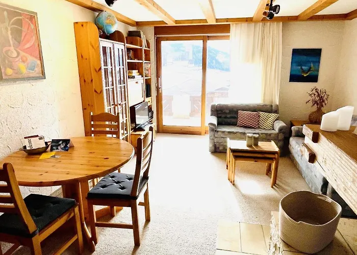 Cozy In With View & Access